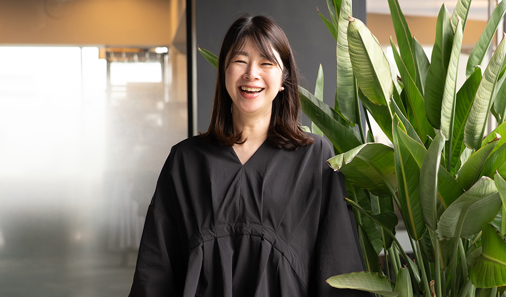 HUGE HR SATOKO HARADA