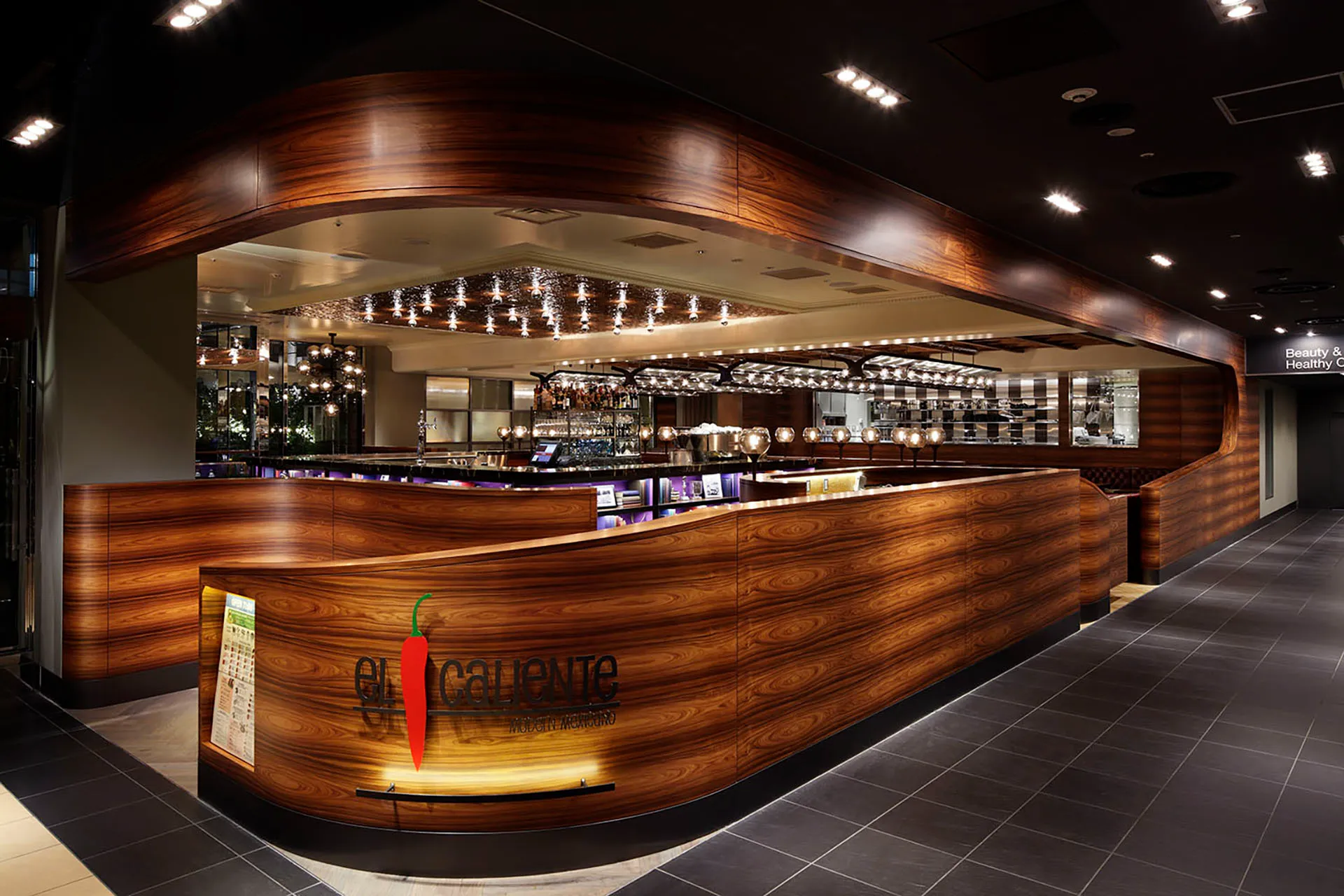 el calientemodern mexicano