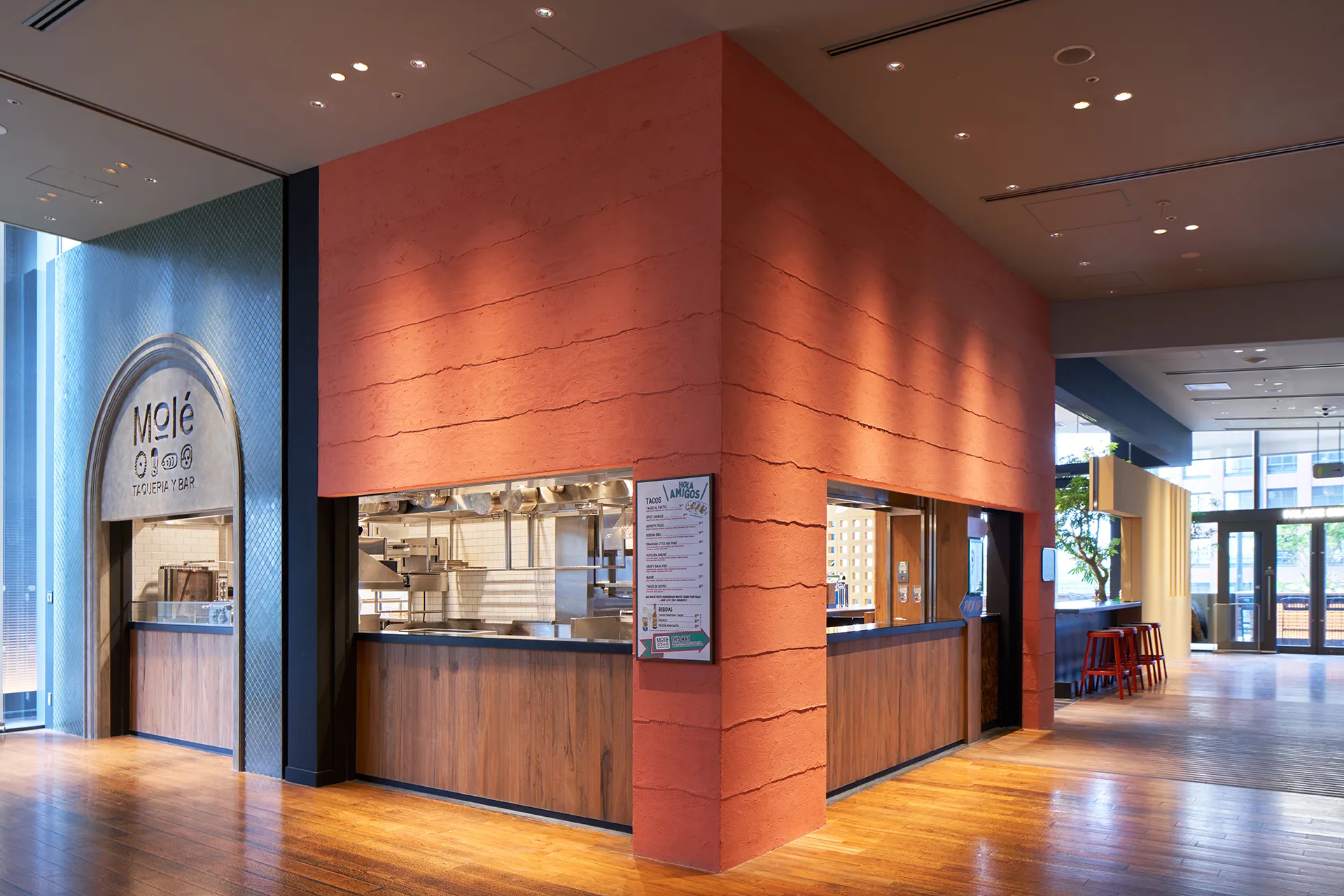 Molé TAQUERIA Y BAR